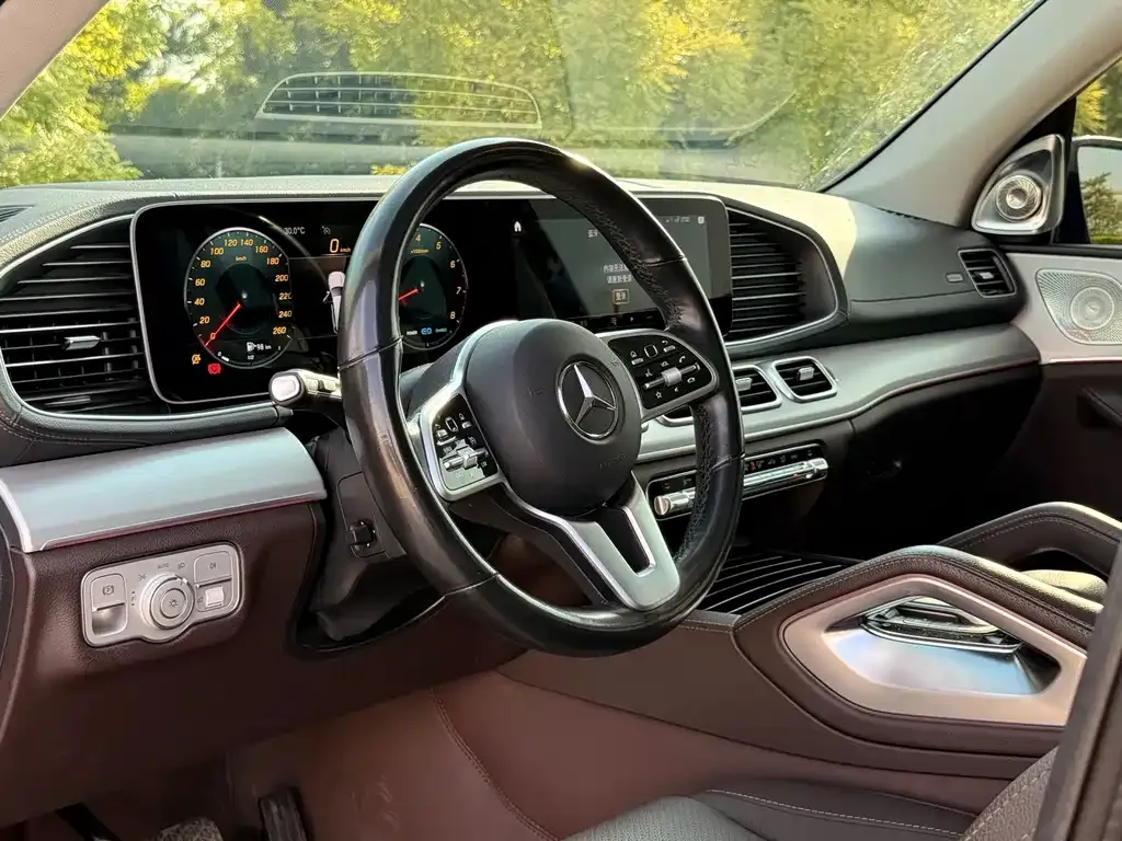 Mercedes-Benz GLS — фото 3
