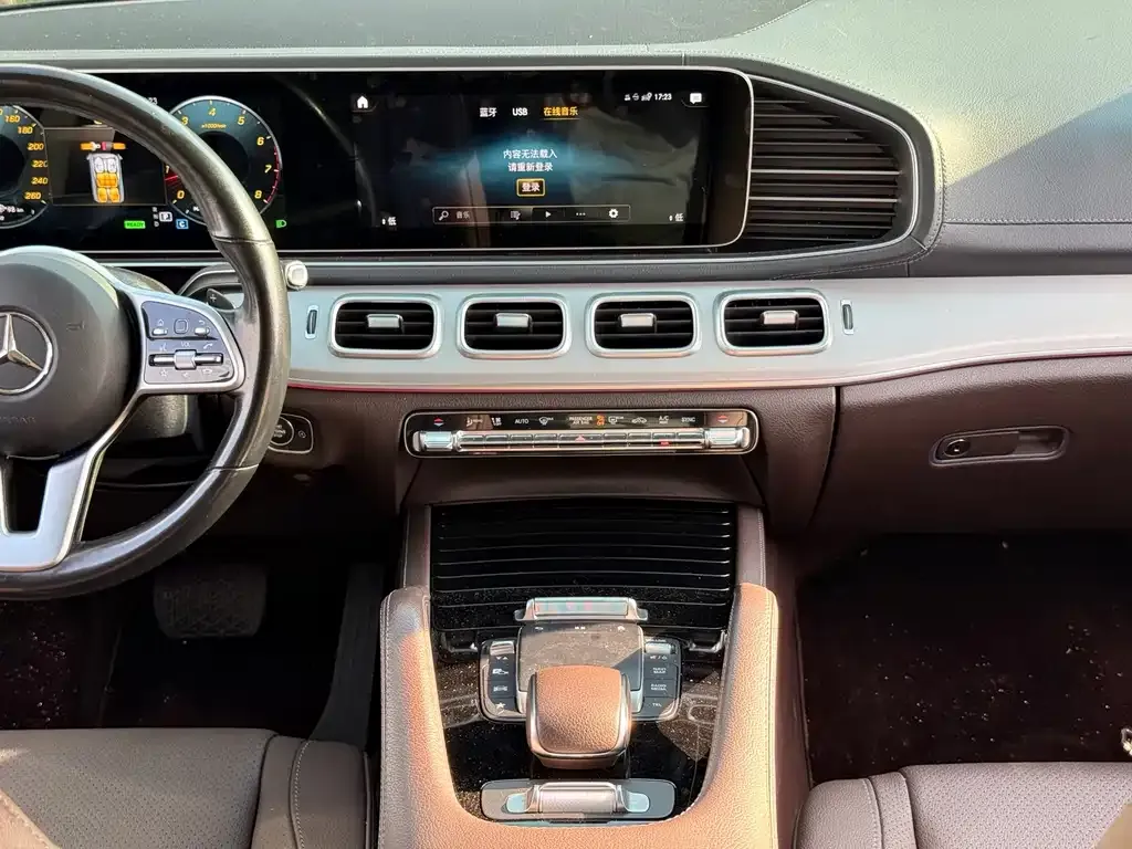 Mercedes-Benz GLS — фото 10