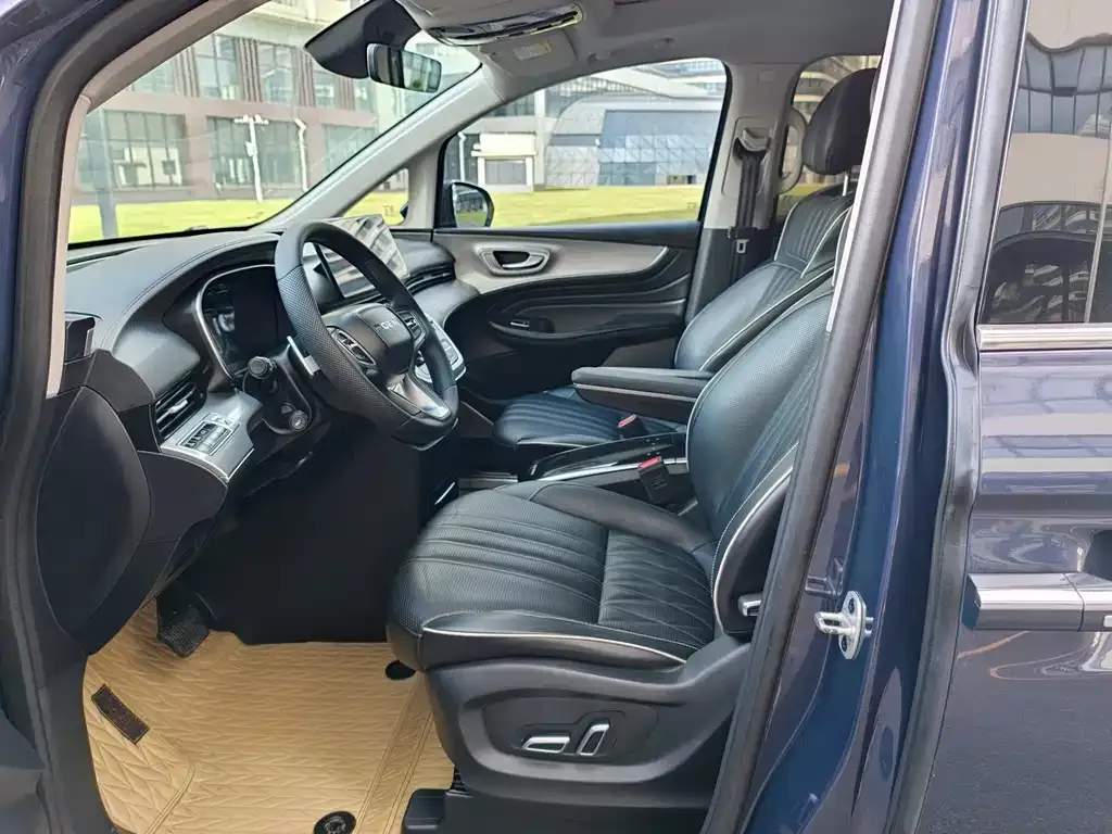 Roewe iMAX8 — фото 6
