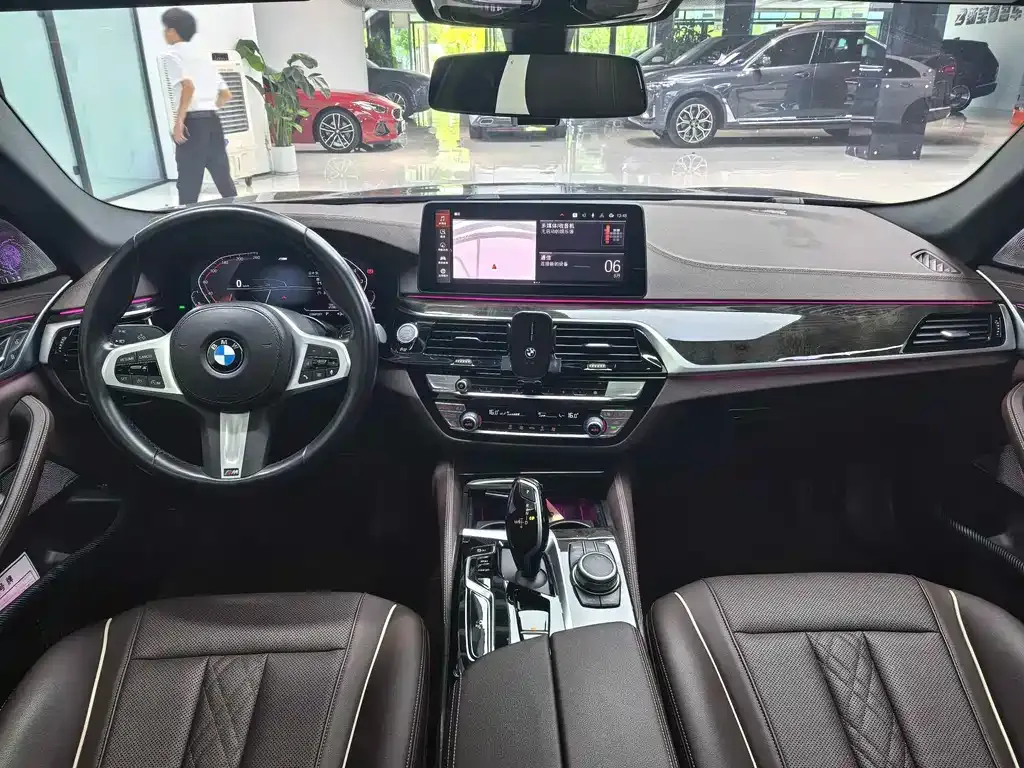 BMW 5 Series — фото 4