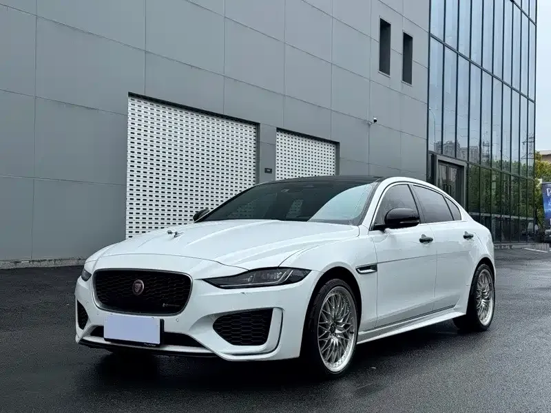 Jaguar XEL — фото 1