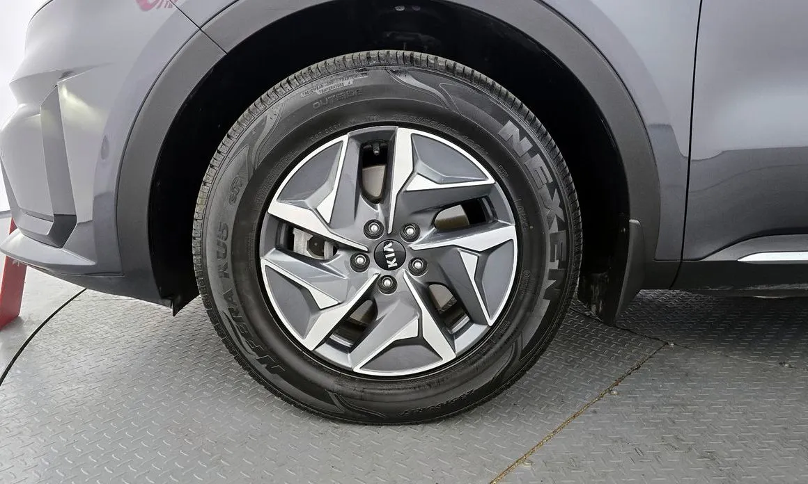 Kia Sorento — фото 9