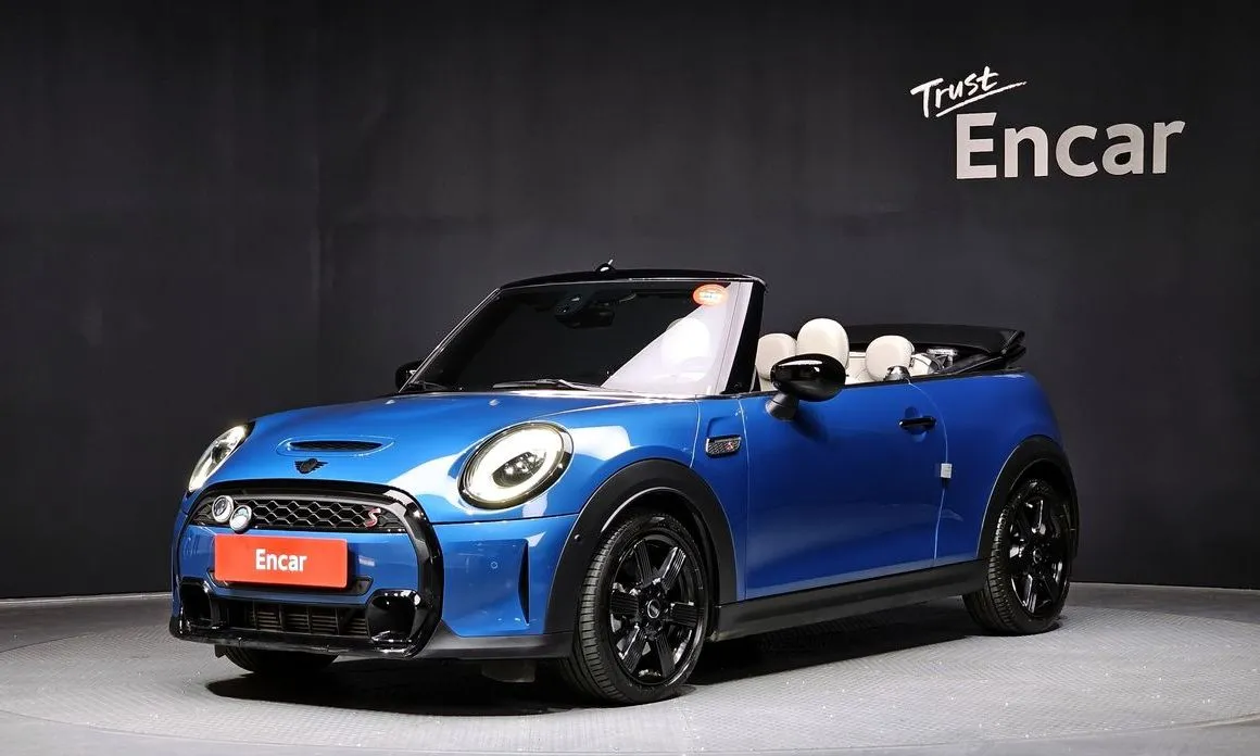 Mini Cooper Convertible — фото 1