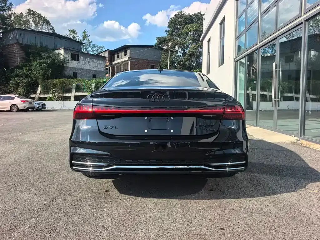 Audi A7L — фото 6