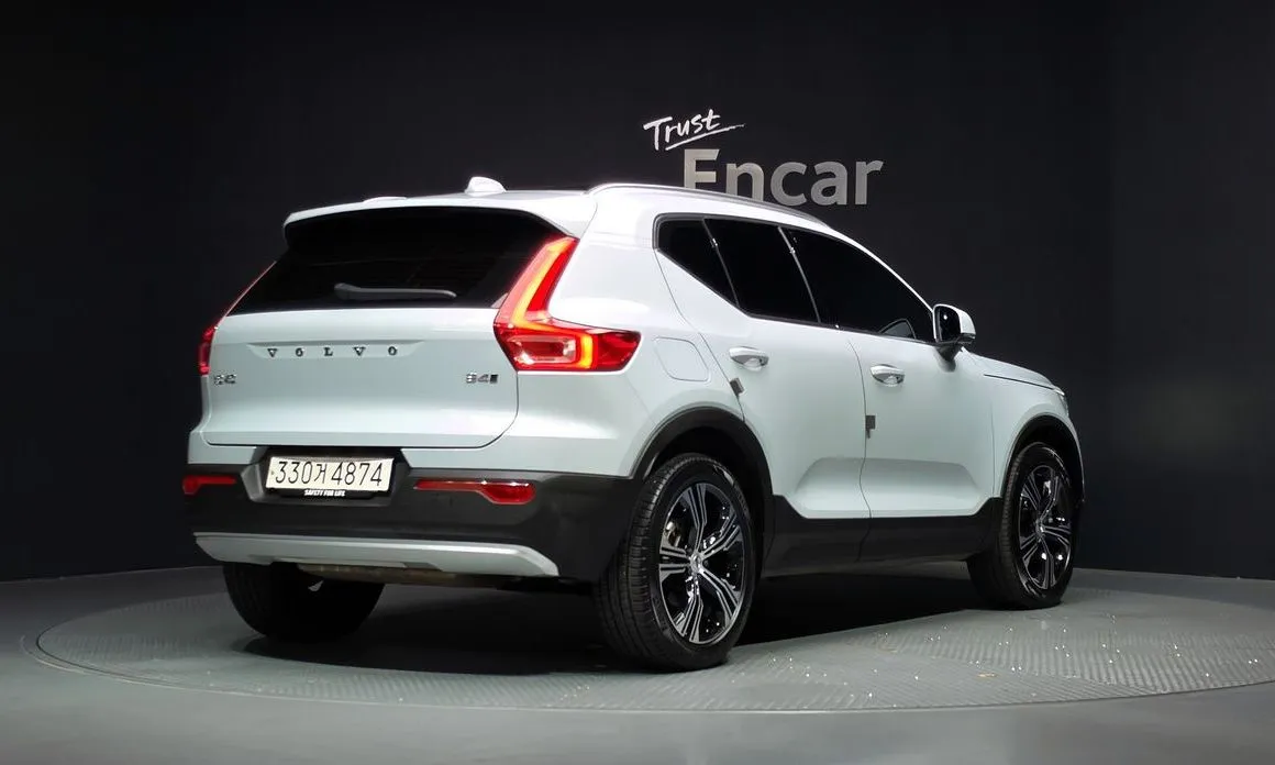 Volvo XC40 — фото 2