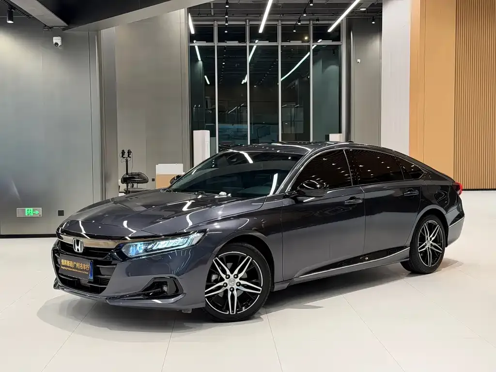 Honda Accord — фото 1