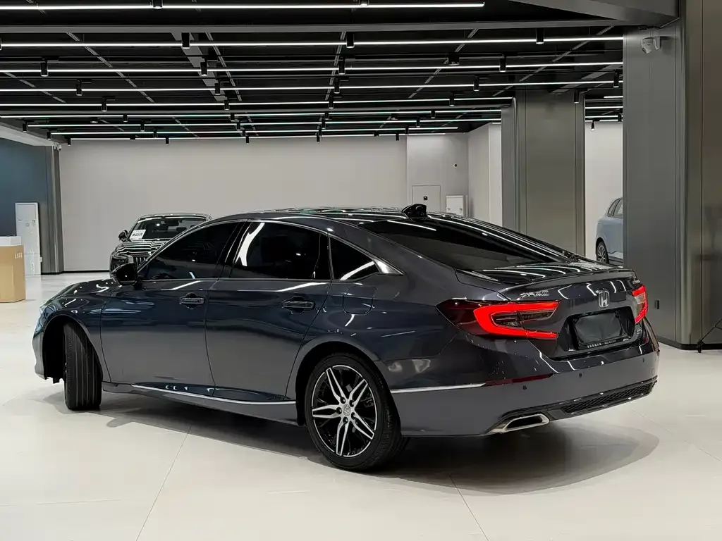 Honda Accord — фото 4