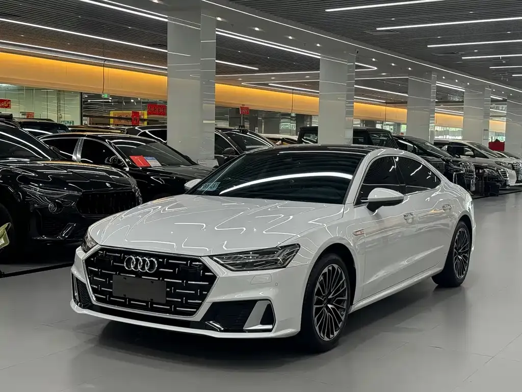 Audi A7L — фото 1