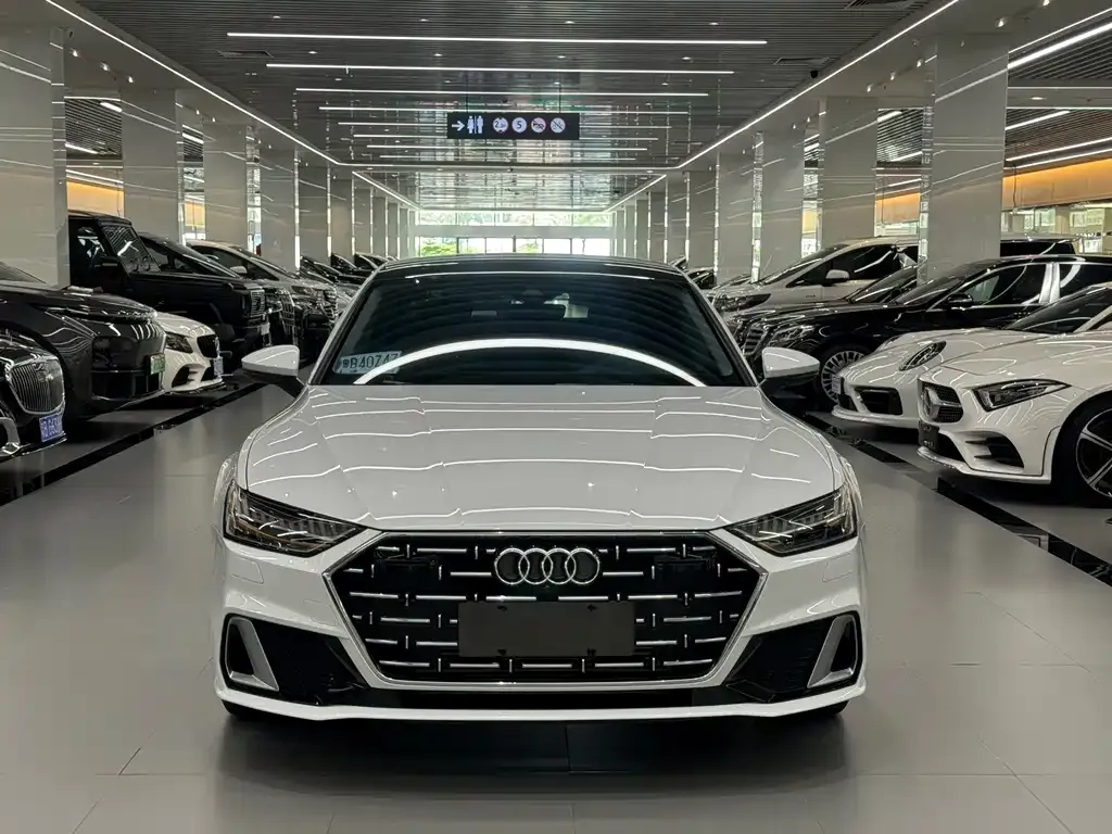 Audi A7L — фото 5