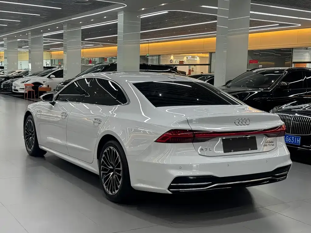 Audi A7L — фото 3
