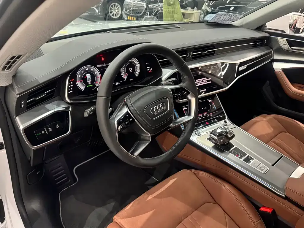 Audi A7L — фото 2