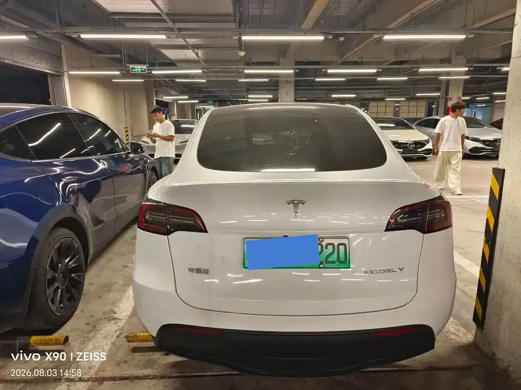 Tesla Model Y — фото 7