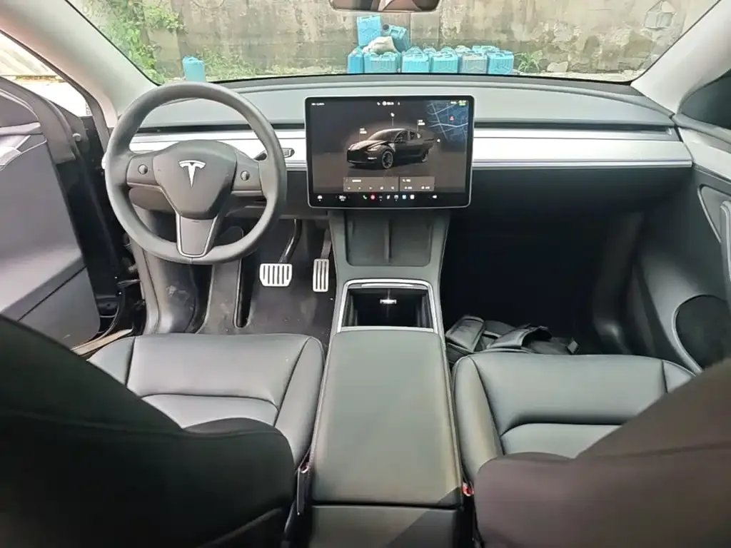 Tesla Model Y — фото 2