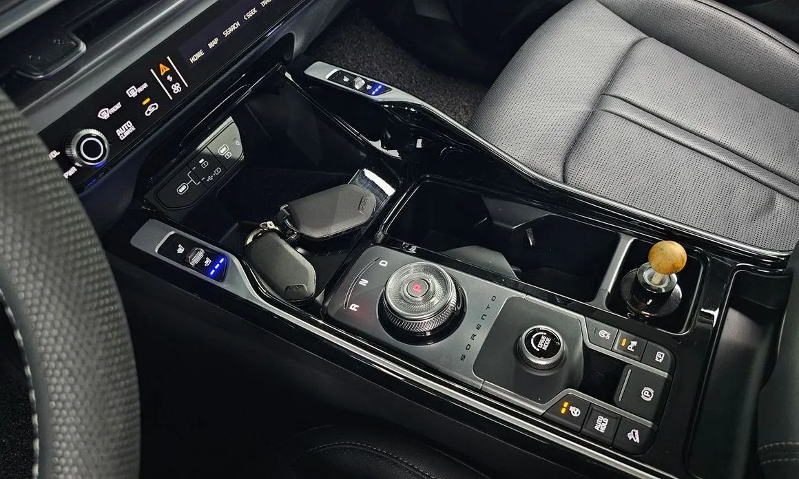 Kia Sorento — фото 5