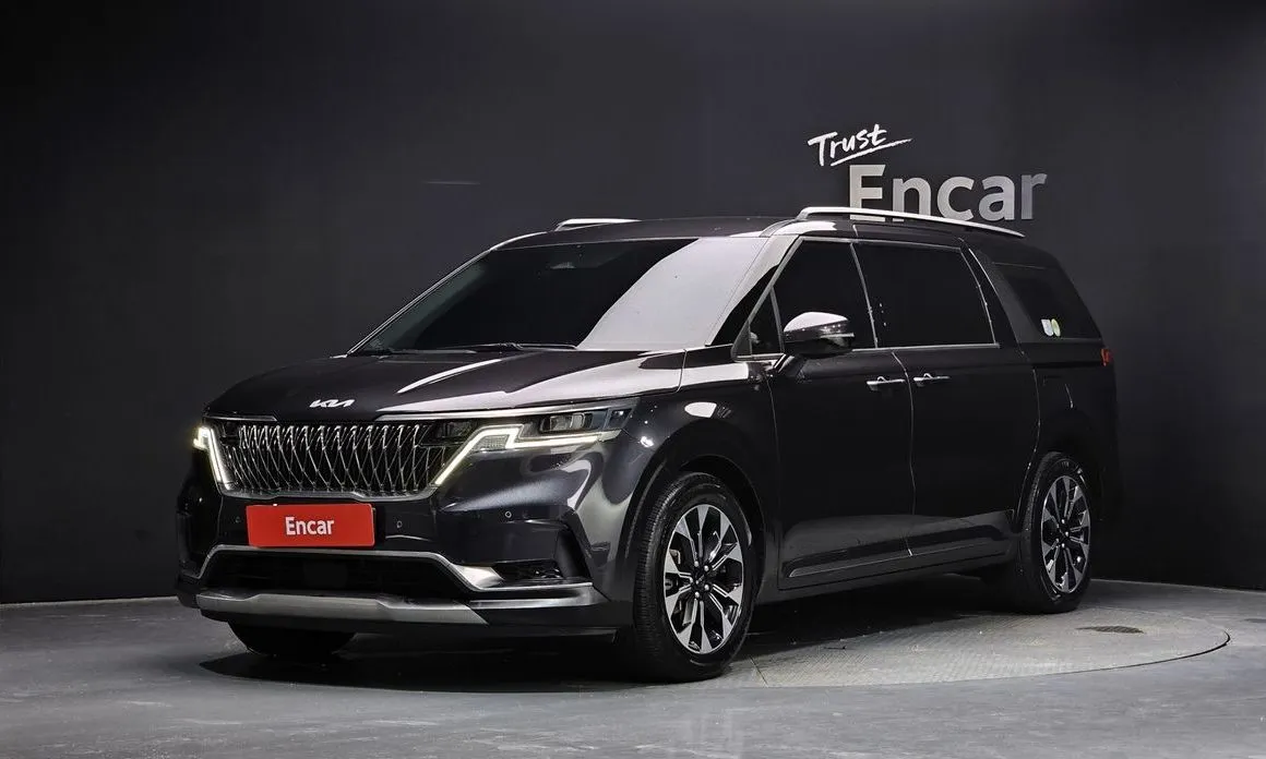 Kia Carnival — фото 1