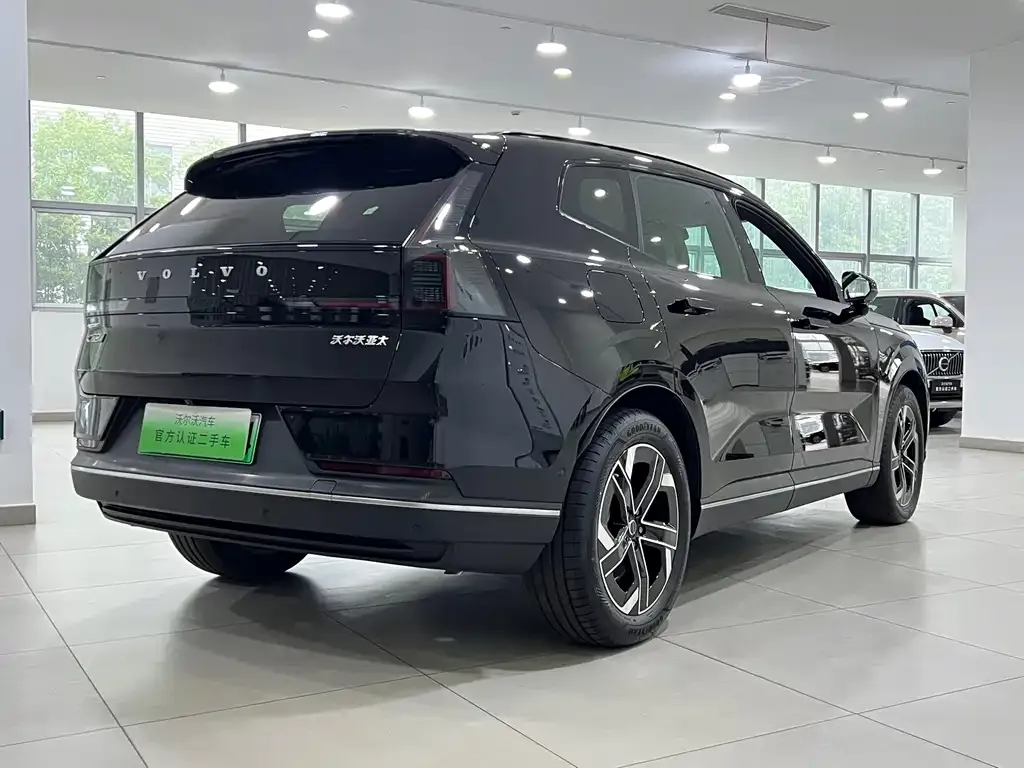 Volvo XC70 Plug-in Hybrid — фото 9