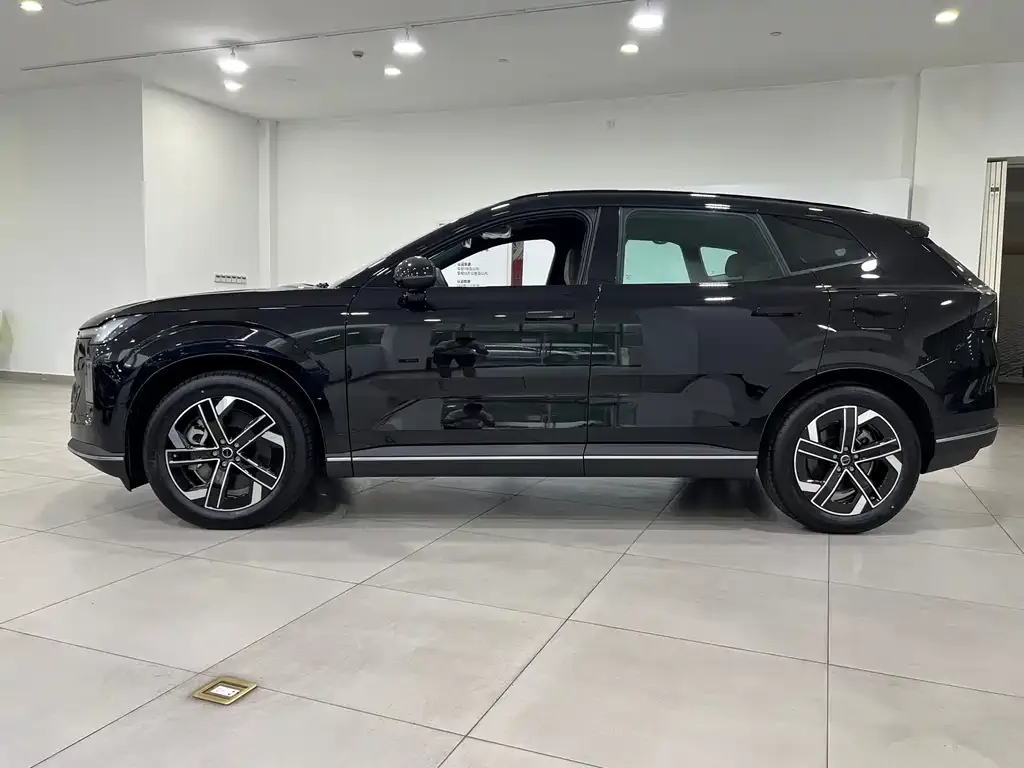 Volvo XC70 Plug-in Hybrid — фото 3