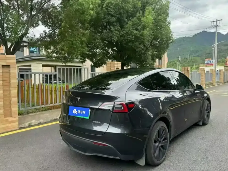 Tesla Model Y — фото 6