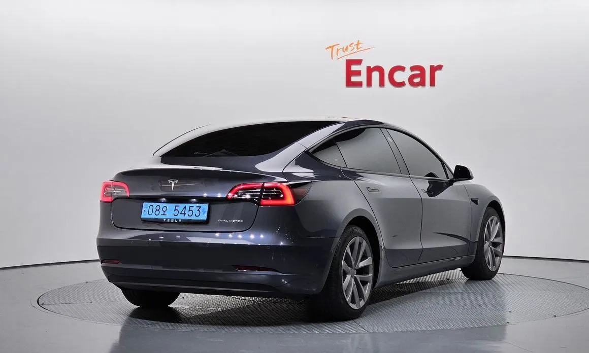 Tesla Model 3 — фото 5