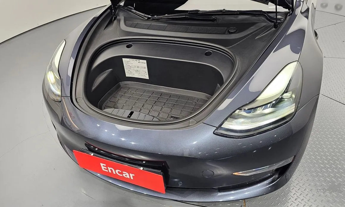 Tesla Model 3 — фото 10