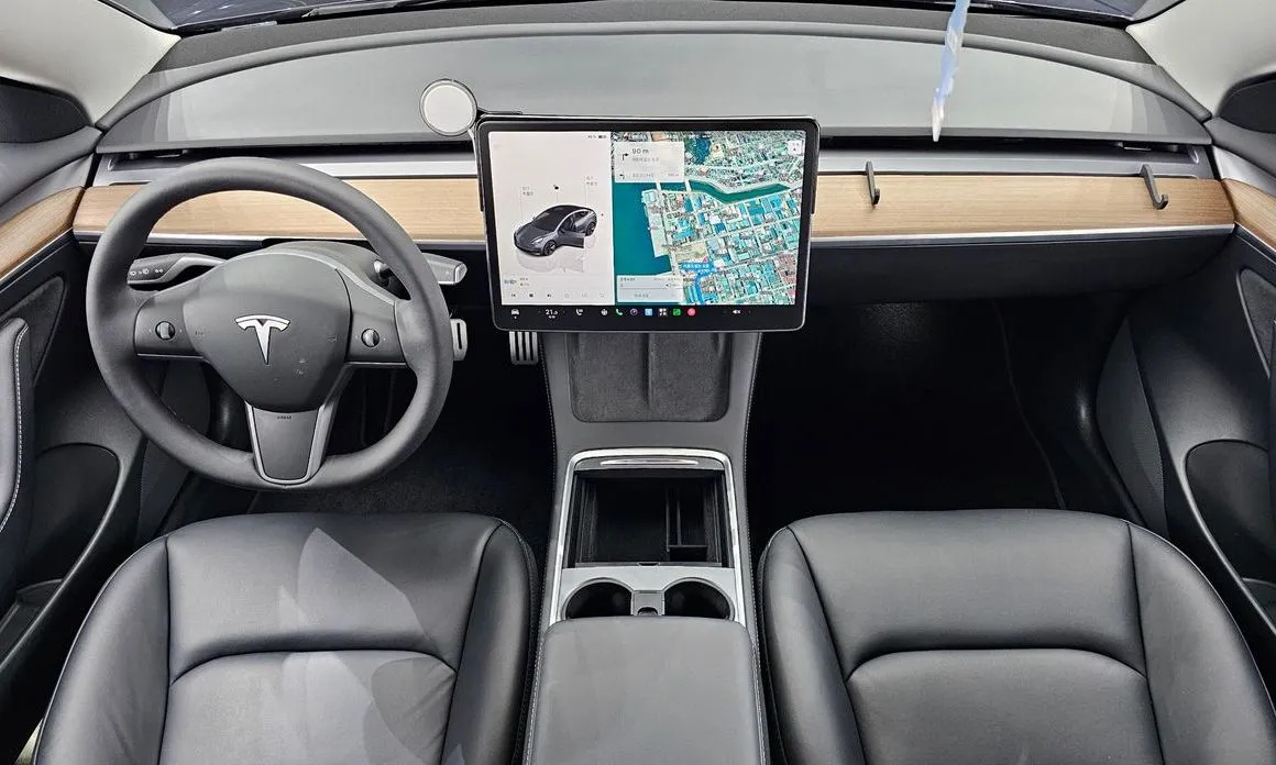 Tesla Model 3 — фото 6