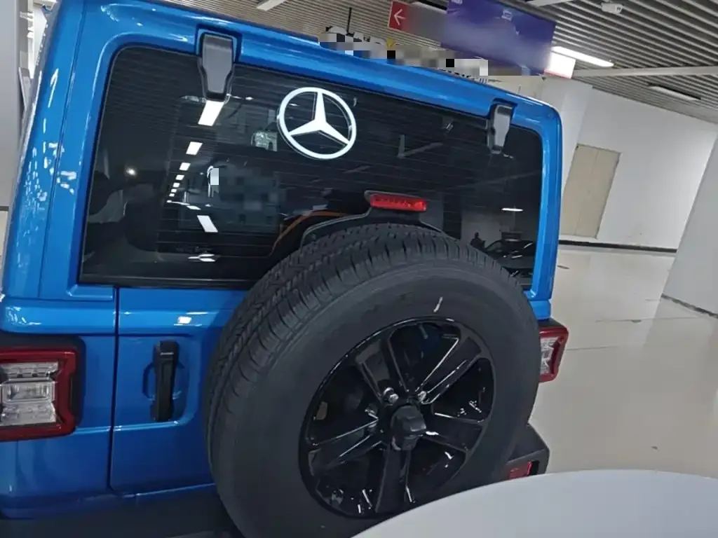 Jeep Wrangler — фото 10