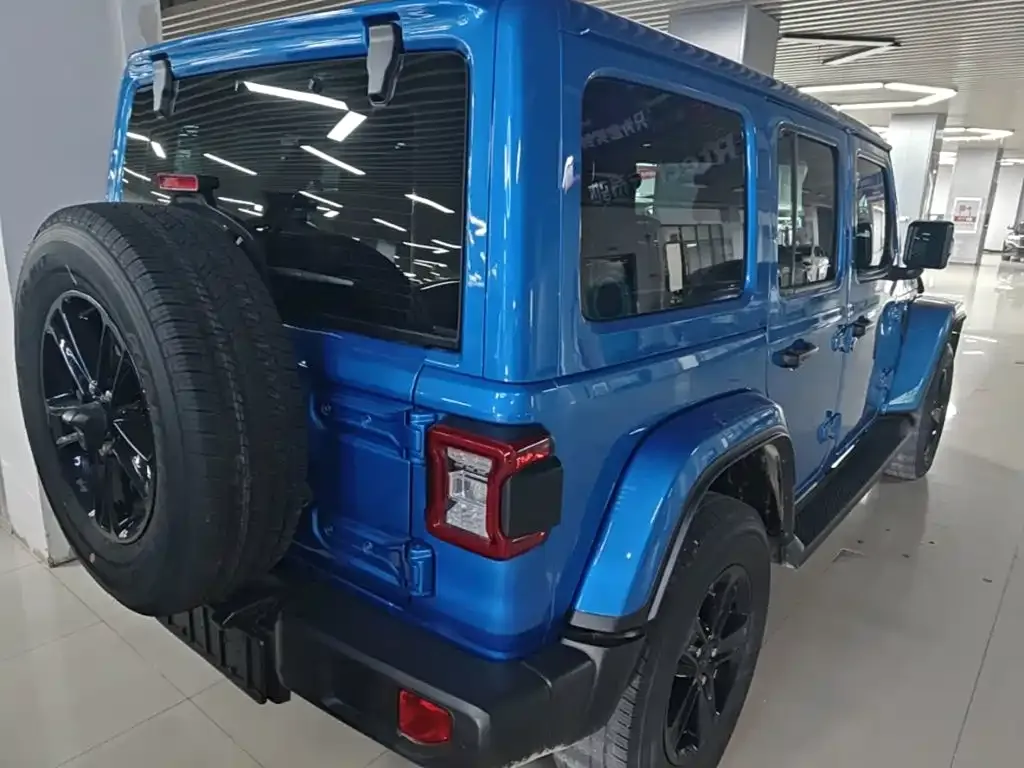 Jeep Wrangler — фото 4