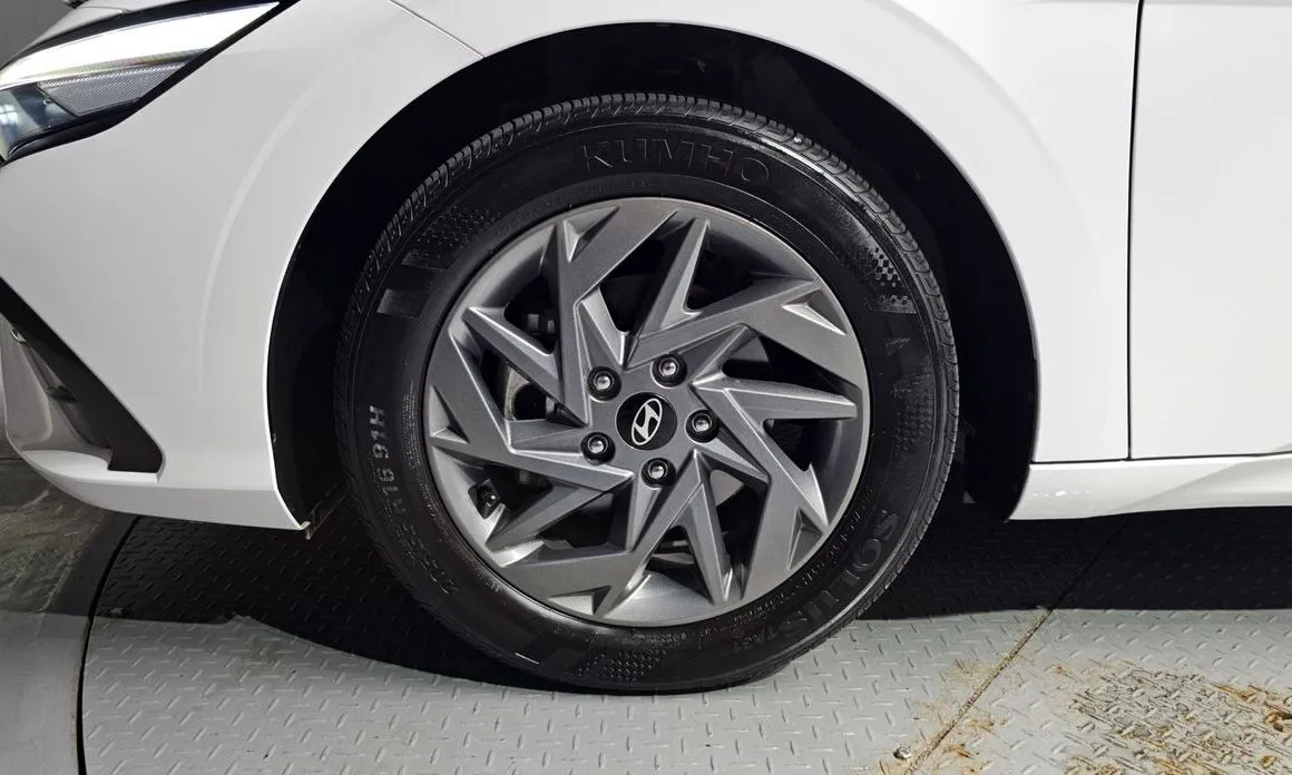 Hyundai AVANTE — фото 8