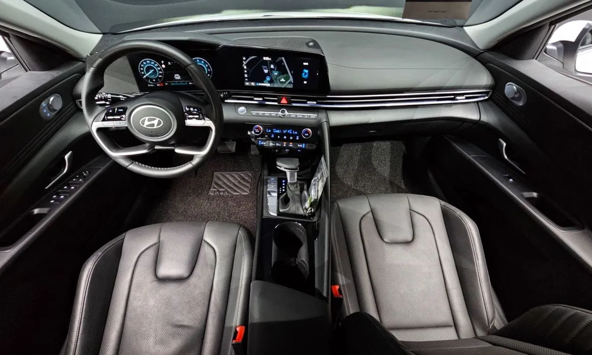 Hyundai AVANTE — фото 3