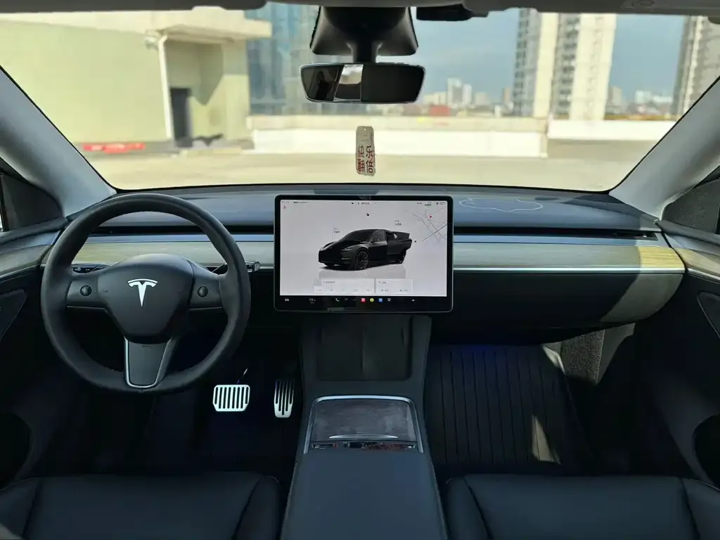 Tesla Model Y — фото 5