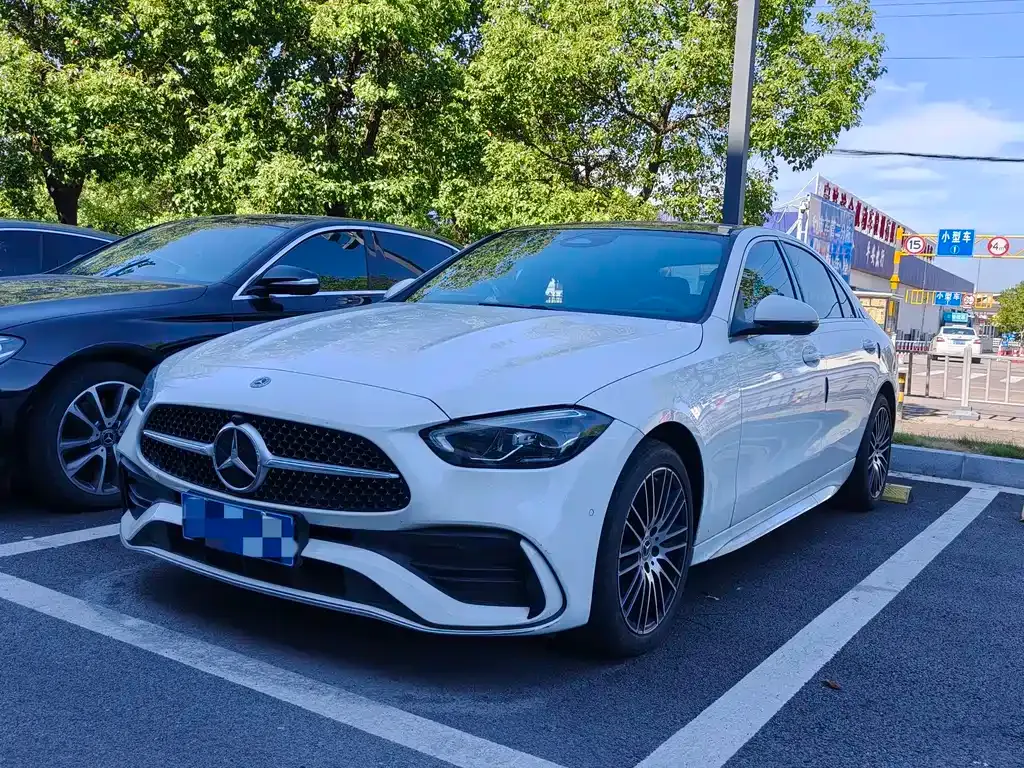 Mercedes-Benz C-Class — фото 1