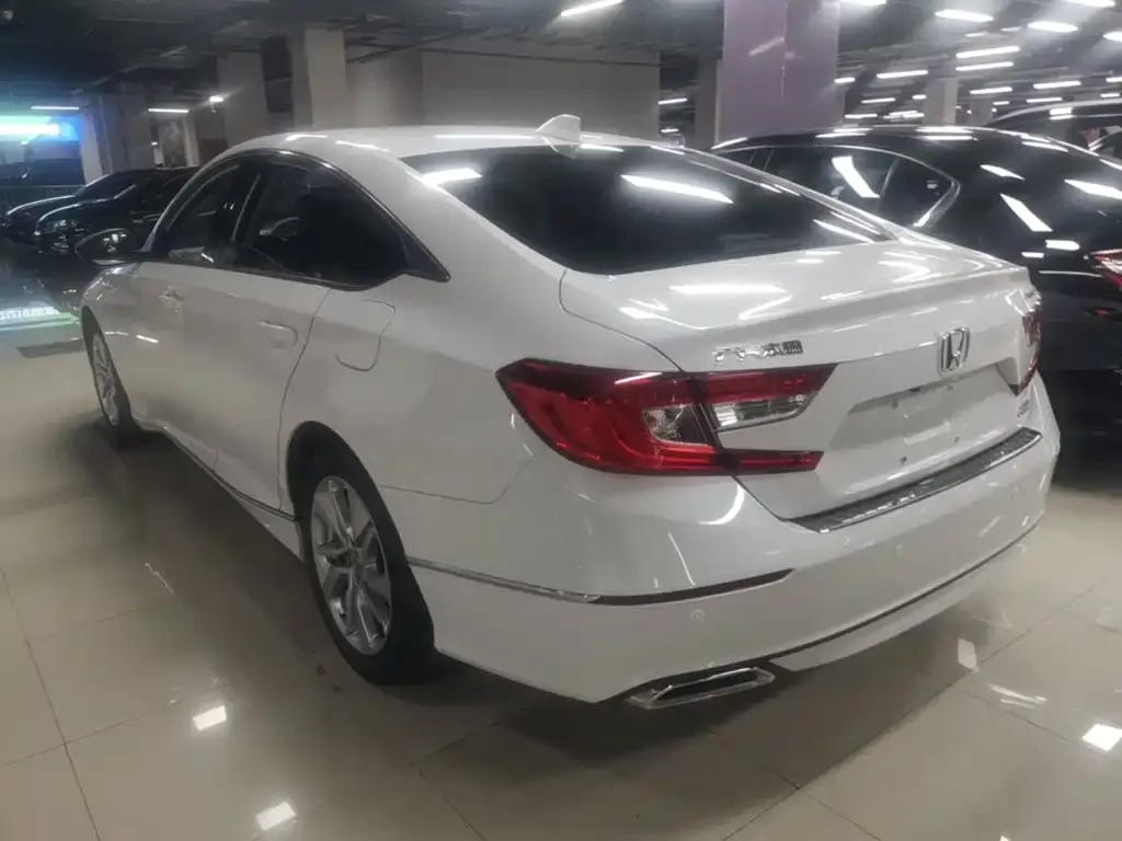 Honda Accord — фото 6