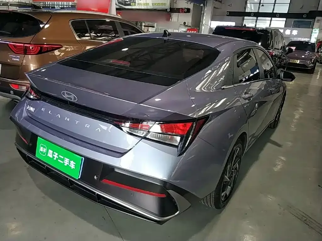 Hyundai Elantra — фото 8