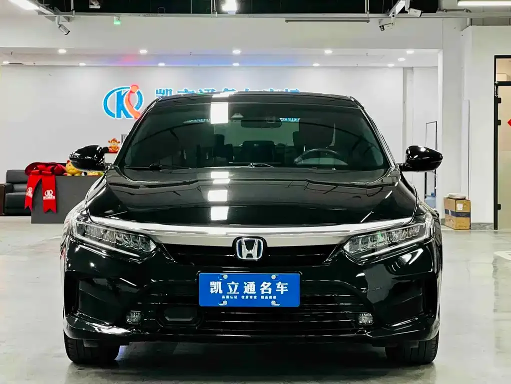 Honda Inspire — фото 8