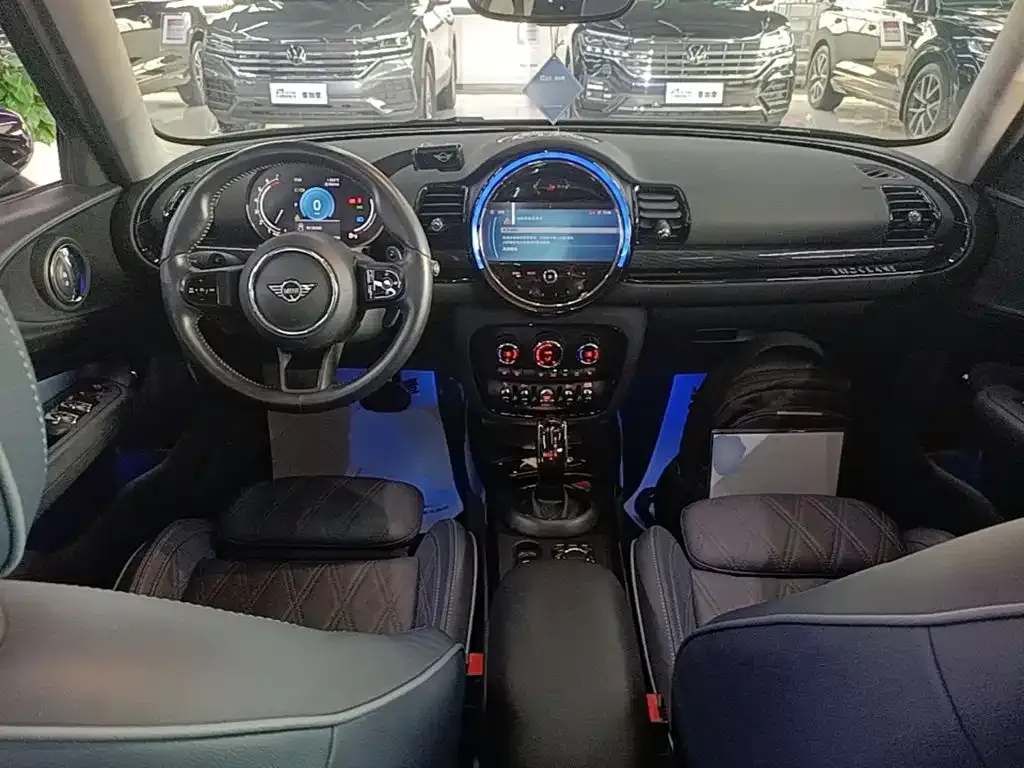 MINI Clubman — фото 3