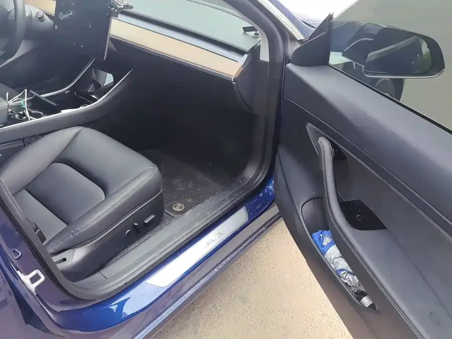 Tesla Model 3 — фото 8