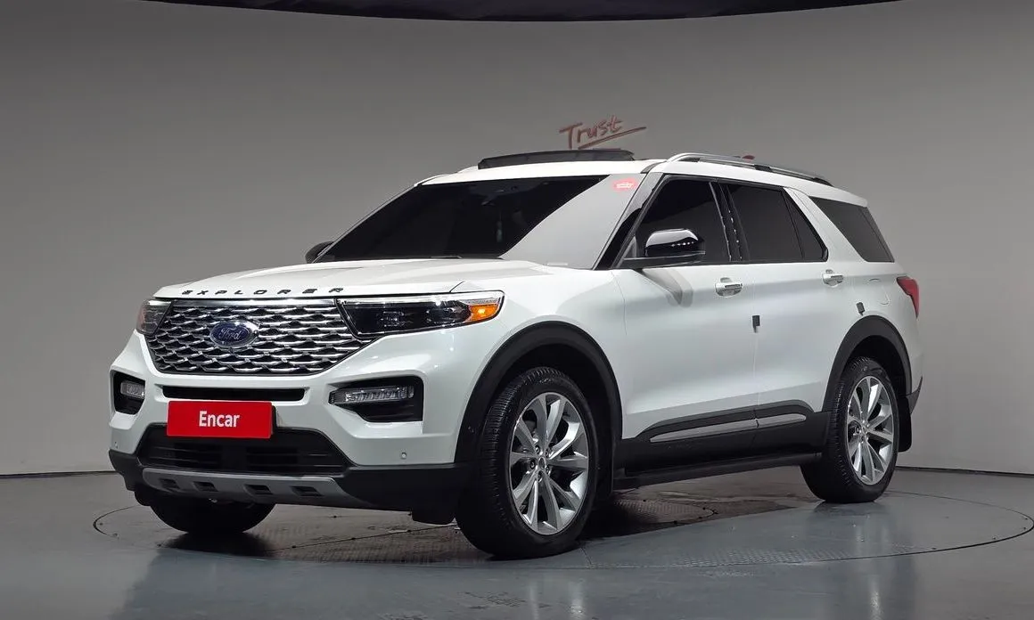 Ford Explorer — фото 1