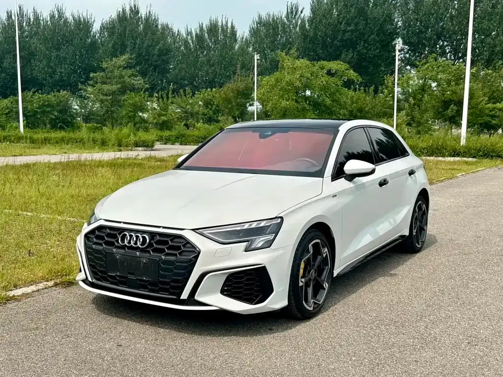Audi A3 — фото 1