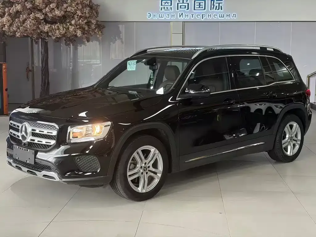 Mercedes-Benz GLB — фото 1