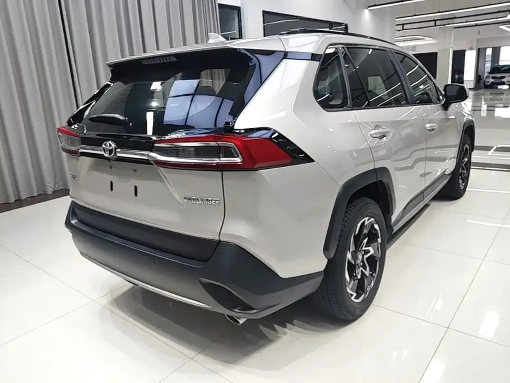 Toyota Wildlander — фото 10