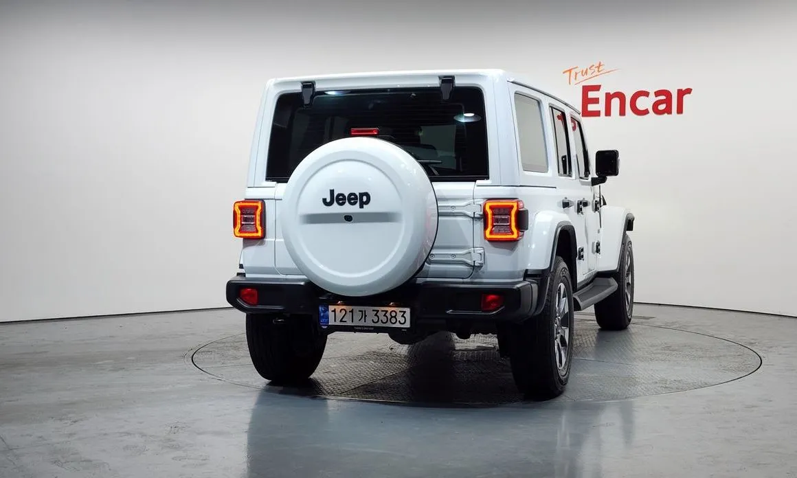 Jeep Wrangler — фото 7