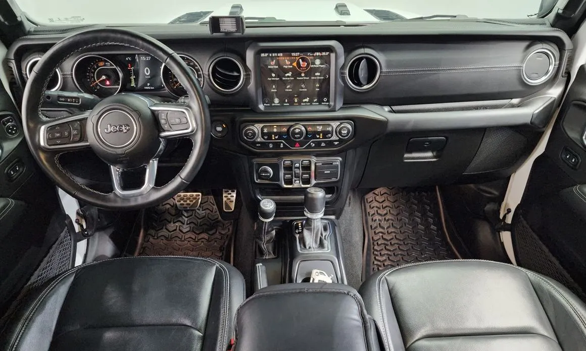 Jeep Wrangler — фото 8