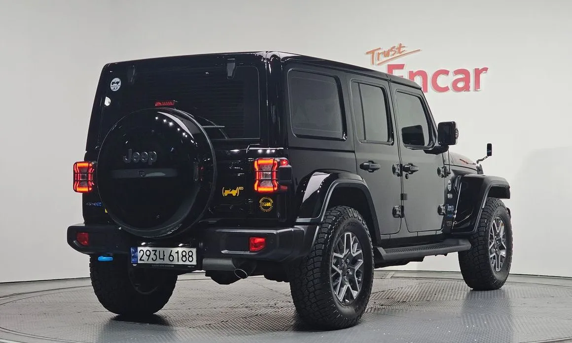 Jeep Wrangler — фото 9