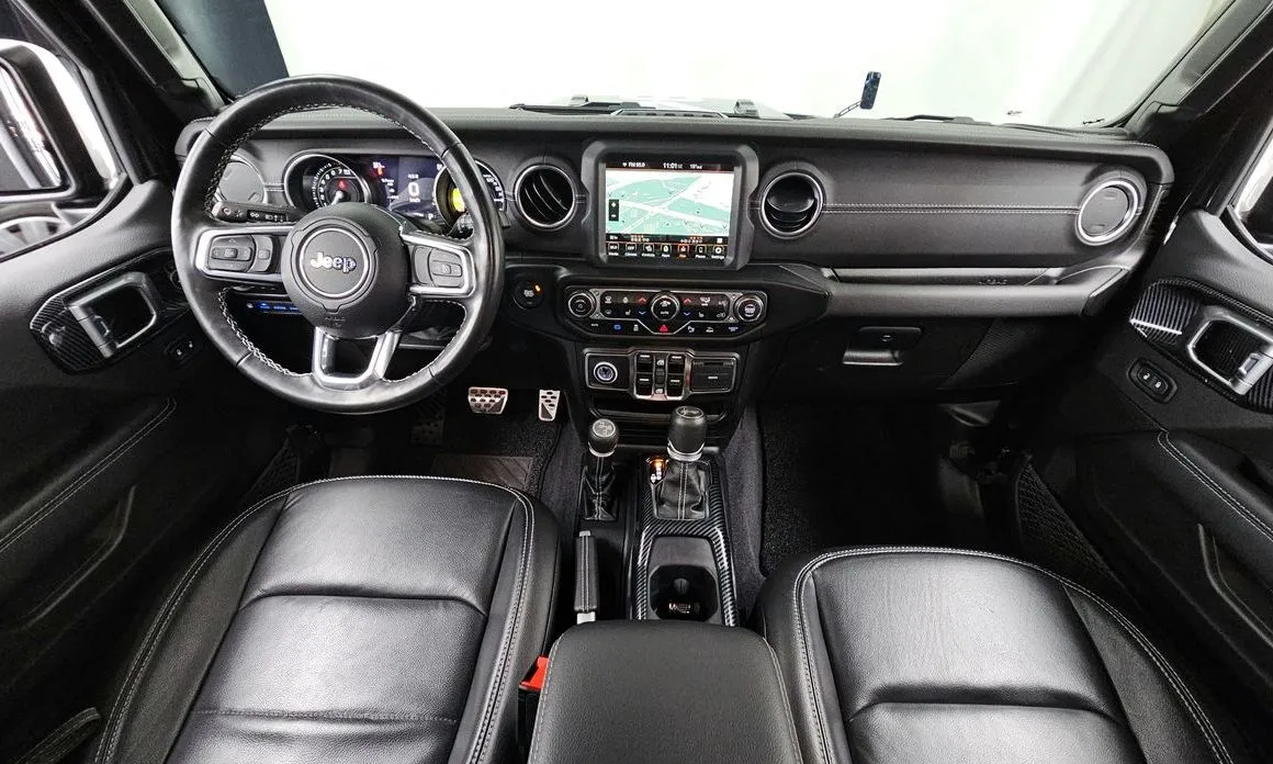 Jeep Wrangler — фото 8
