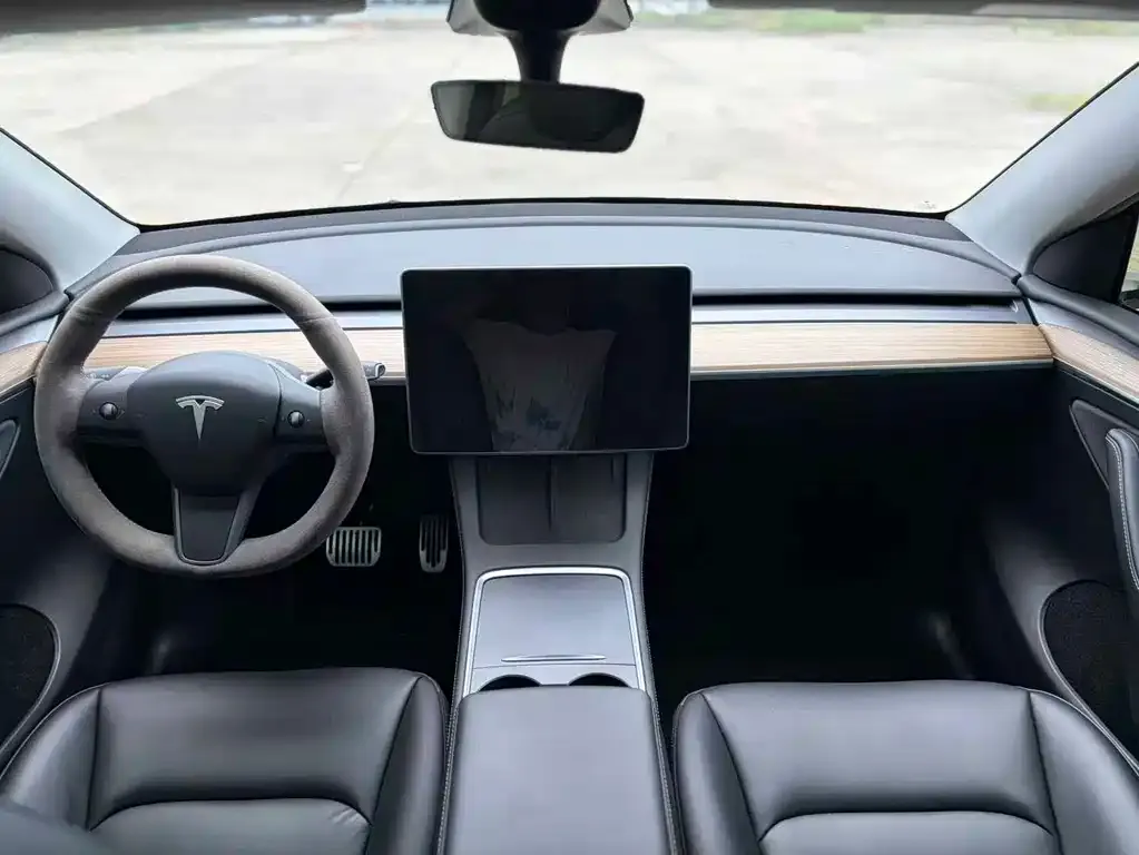 Tesla Model Y — фото 3