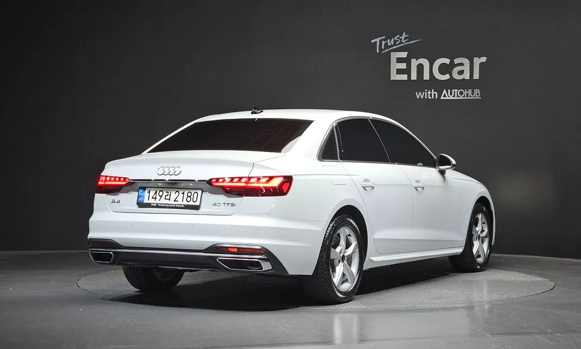 Audi A4 — фото 6