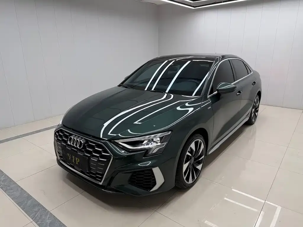 Audi A3 — фото 1