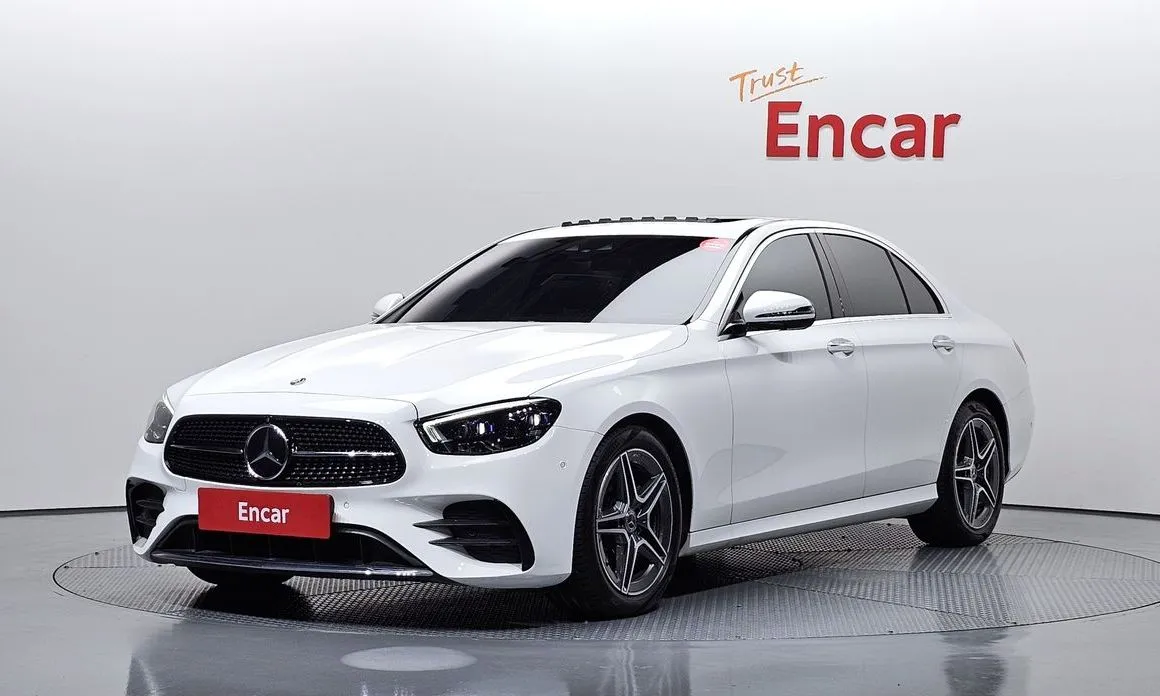 Mercedes-Benz E-Class — фото 1