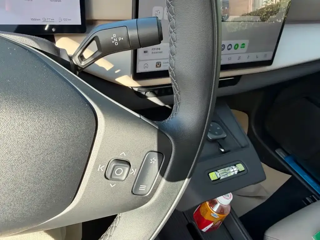 Volvo XC70 Plug-in Hybrid — фото 2