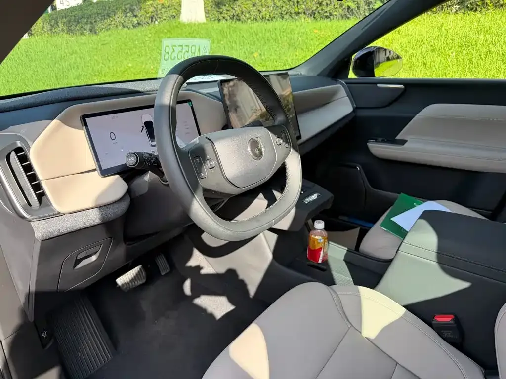 Volvo XC70 Plug-in Hybrid — фото 3